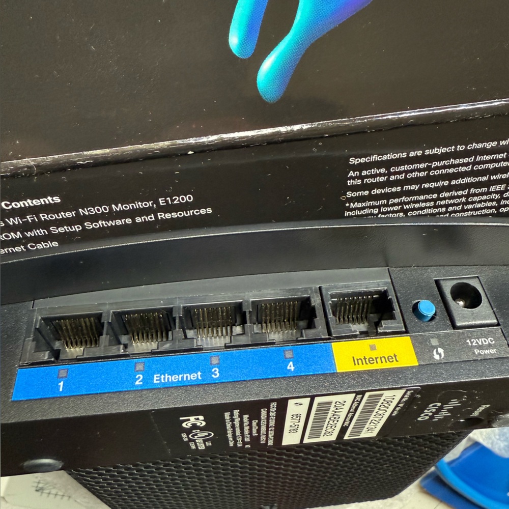 Linksys WiFi Router E1200 N300 Mbps 4-Port Wireless Router - Picture 6 of 8